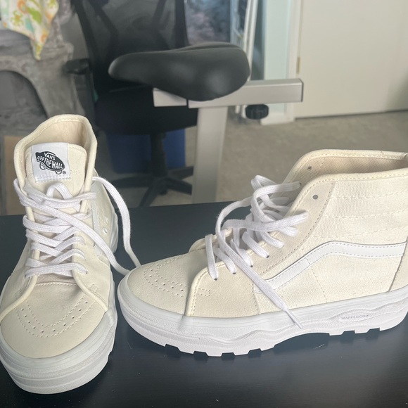 Vans SK8- HI waffle cup shoes.  Womens 7 or Men’s 5.5 - Picture 2 of 5